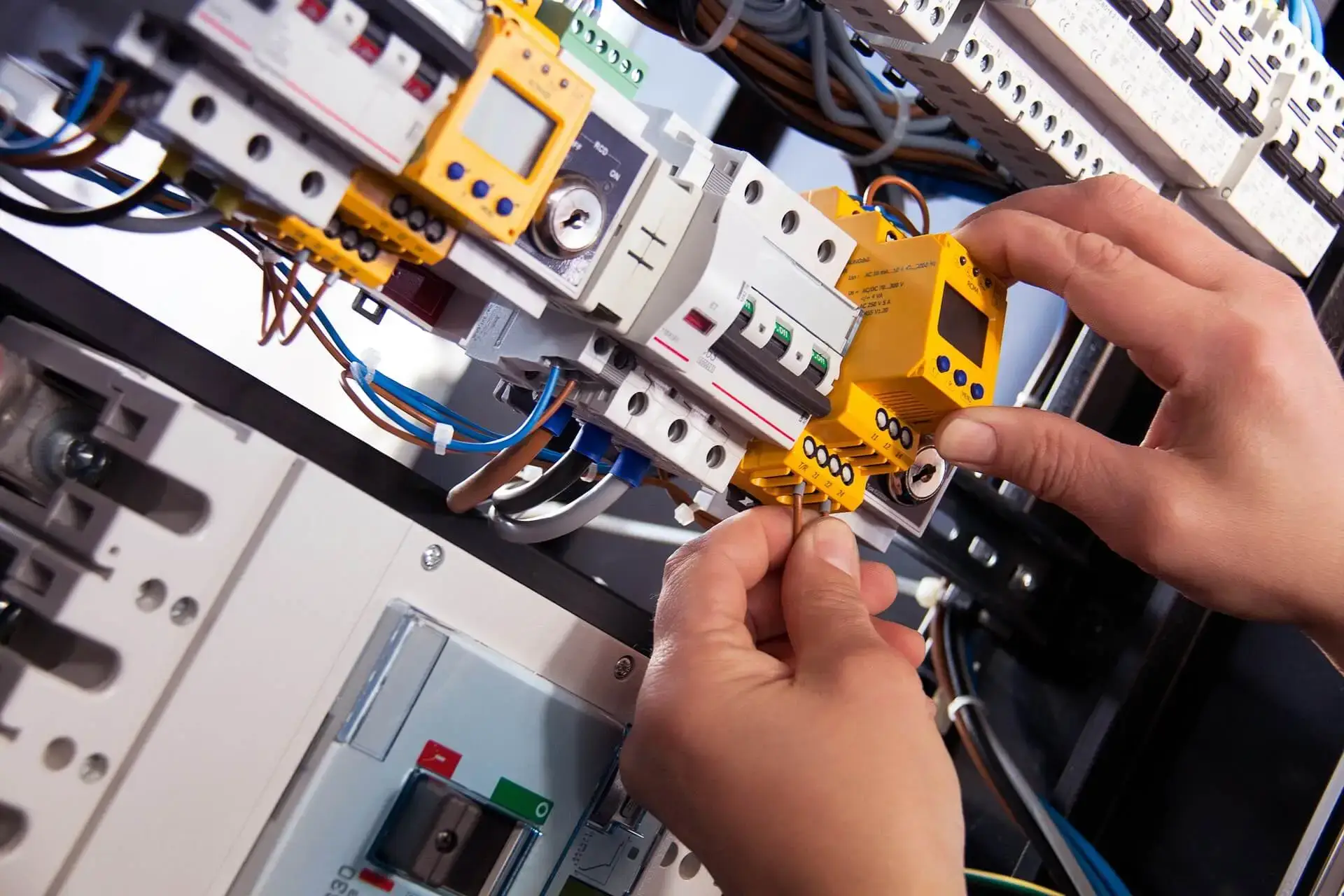 Certified electricians in Tottenham Hale