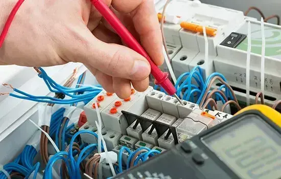 Professional electrician in Tottenham Hale